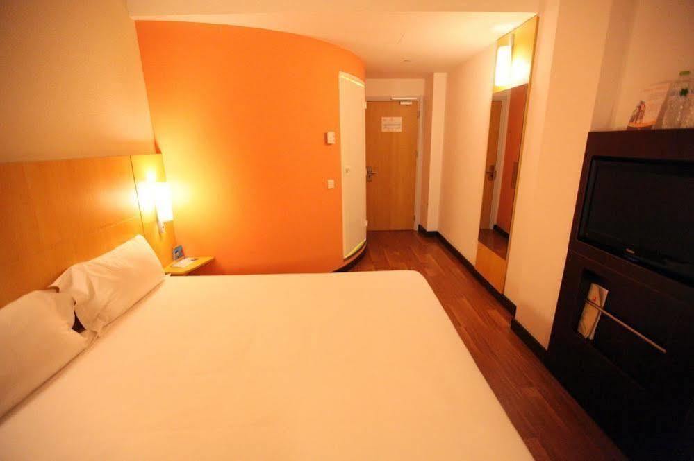 Ibis Ningbo Qianhu Plaza Hotel Eksteriør bilde